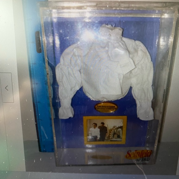 Seinfeld Puffy Shirt Museum Enshrined in plastic display case Collectible - Picture 6 of 11